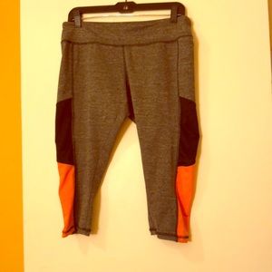 Capri work out shorts